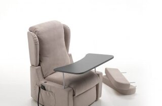 poltrona relax con motore con braccioli estraibili